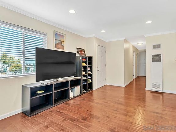 4th image of 7907 Poplin Dr