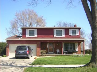 36542 Almont Dr, Sterling Heights, MI 48310