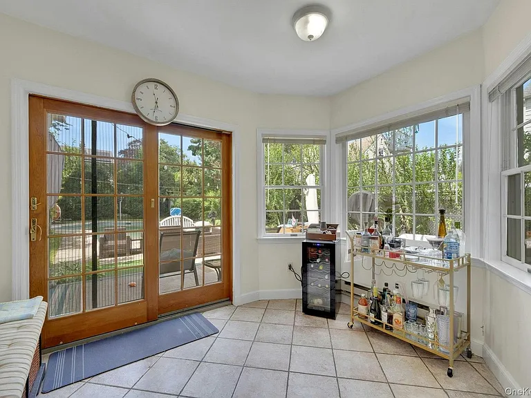 29 Deerfield Ave — Photo 8