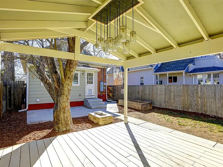2235 Irving St — Photo 18