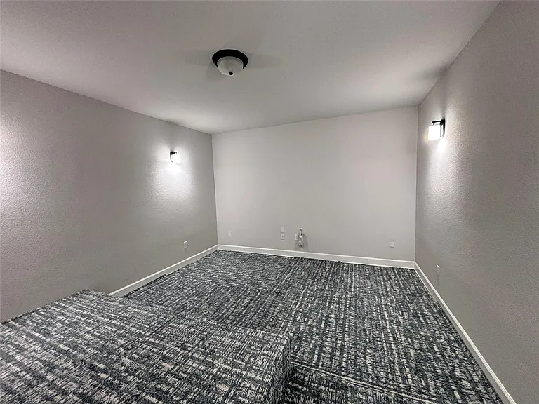 713 Coppell Ct — Photo 10