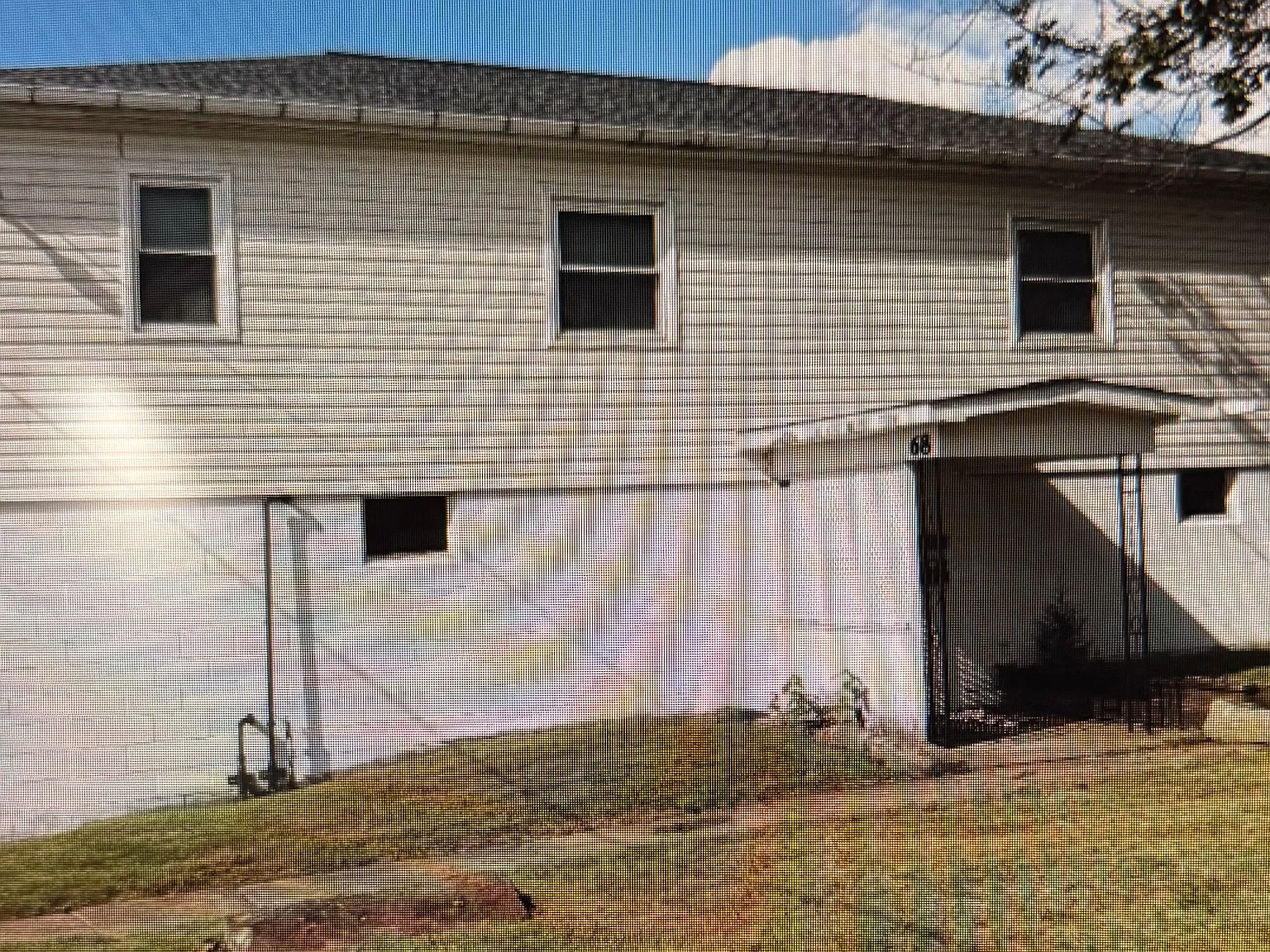 2 bed, $1,000 — Photo 1