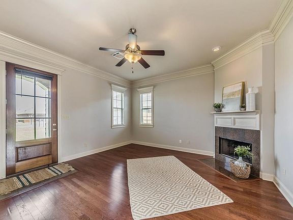 3rd image of 103 Clint Ln