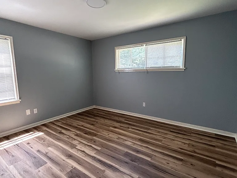 Reed Ave — Photo 12