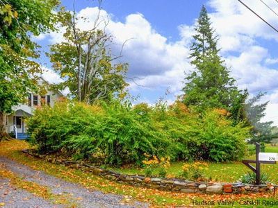 270 Vineyard Ave, Lloyd, NY, 12528