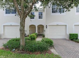 904 Hampton Cir, Naples, FL 34105