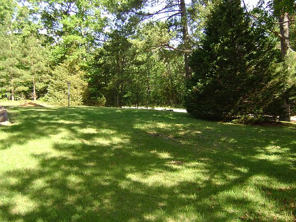 2nd image of 811 Pin Oak Ln