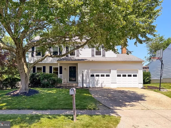 2632 New Banner Ln, Herndon, VA 20171