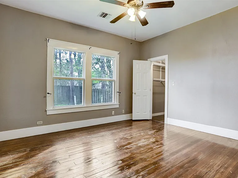 1207 N Meyer St — Photo 15