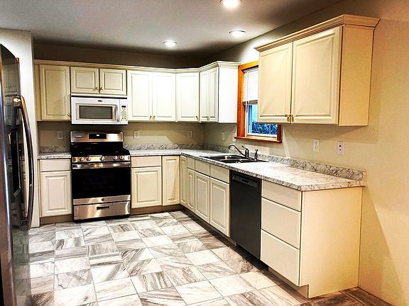 4th image of 2692 N Shelby Drive Smt #6