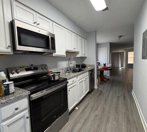 4th image of 2522 Avent Ferry Rd APT 104