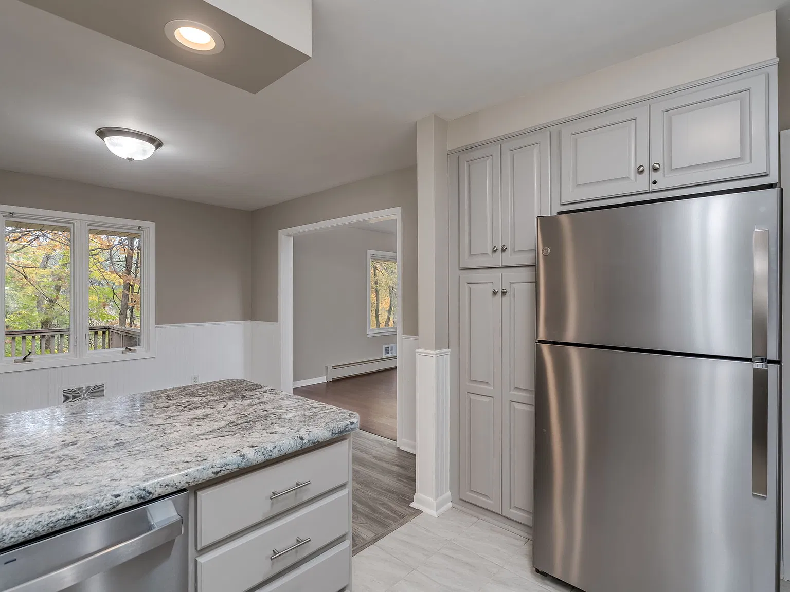 4 bed, 2200 sqft, $1,850 — Photo 3