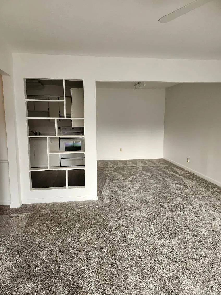 Building Photo - 75 Atterbury Blvd #310