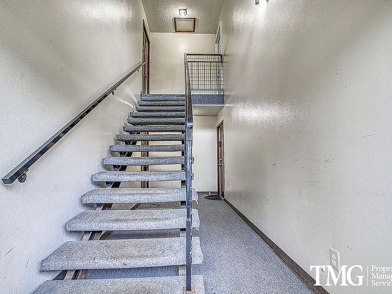 Scholls Royal Apartments — Photo 1