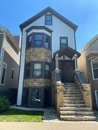 1st image of 1841 W Melrose St #3