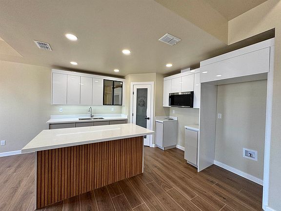 5th image of 5215 Pena Ln