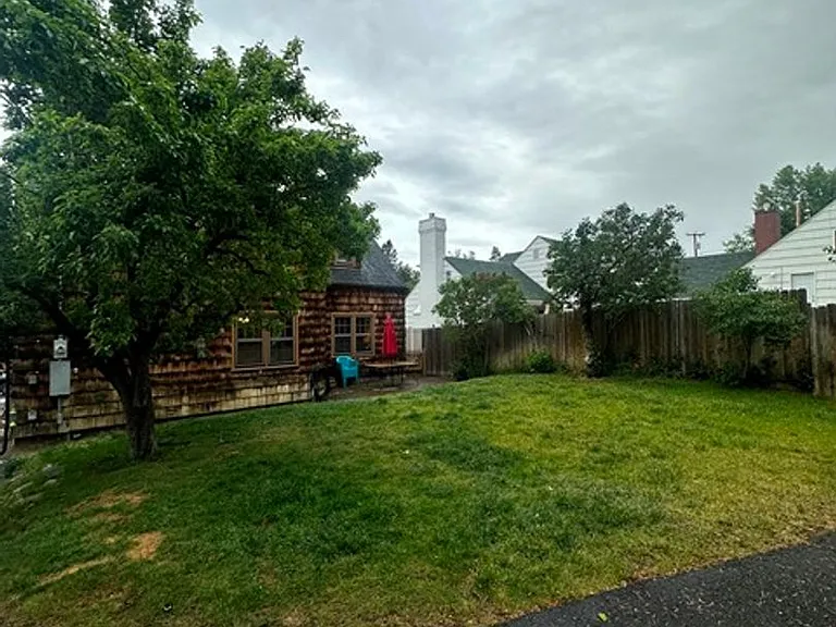 1527 Pacific Ter — Photo 22