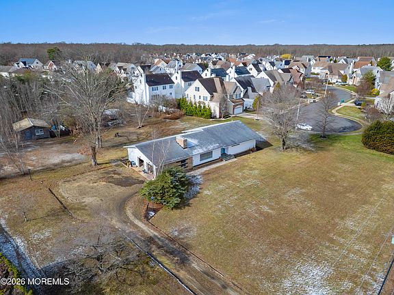 3rd image of 212 Fort Plains Road