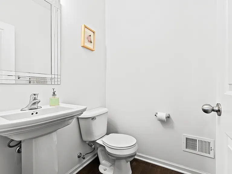 506 Midland Blvd — Photo 16