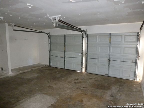 3rd image of 6411 Ridge Creek Dr