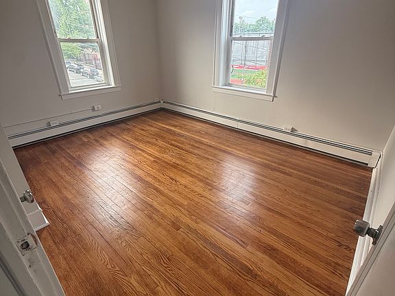 5th image of 203 Davis Ave APT 9