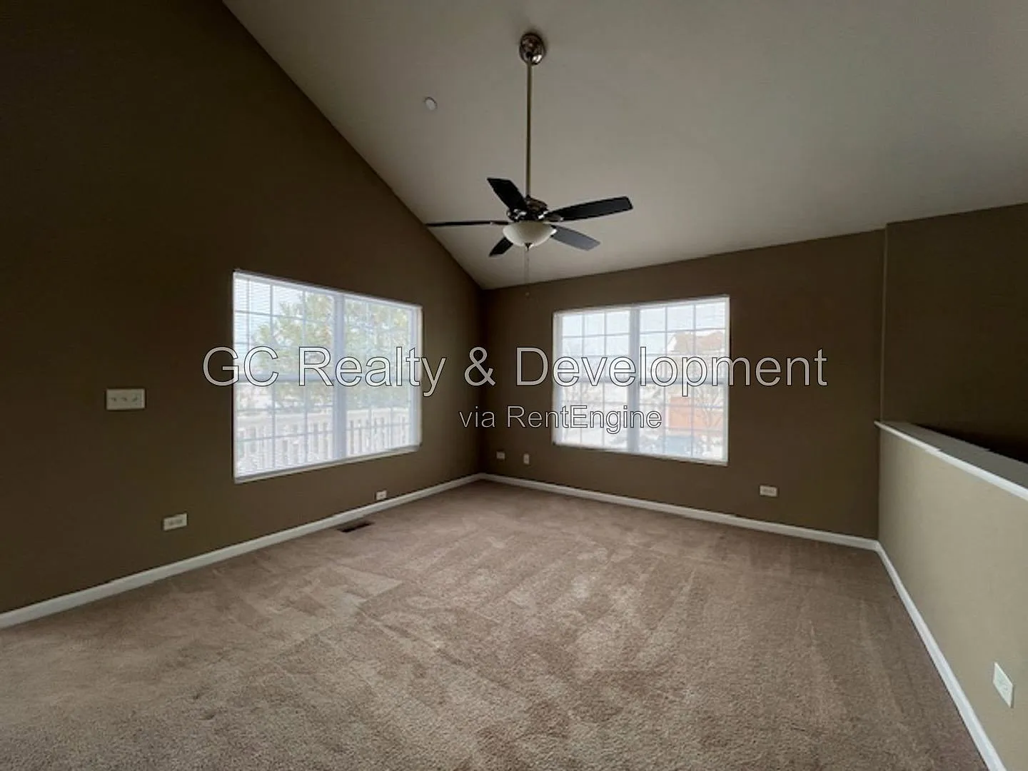 3 bed, 2.0 bath, 1900 sqft, $2,595 — Photo 2