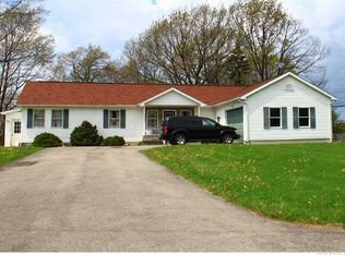 5330 Elm Dr, Lewiston, NY 14092