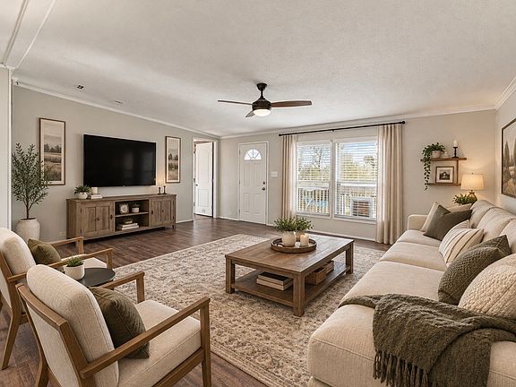 3rd image of 114 Sondra Lin Blvd