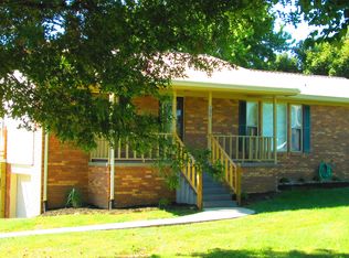 206 Chipman Rd, Bethpage, TN 37022