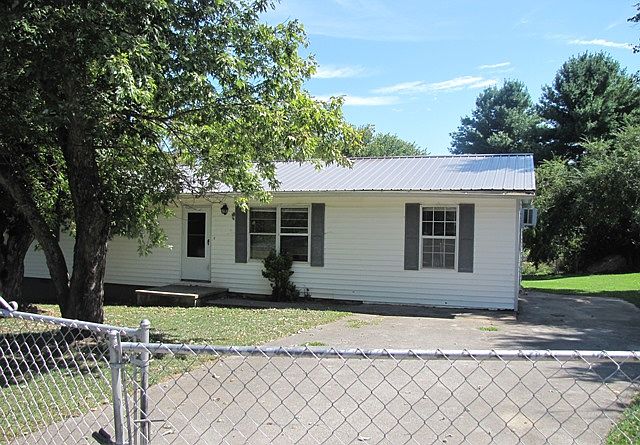 1st image of 2805 Holmes Dr SE