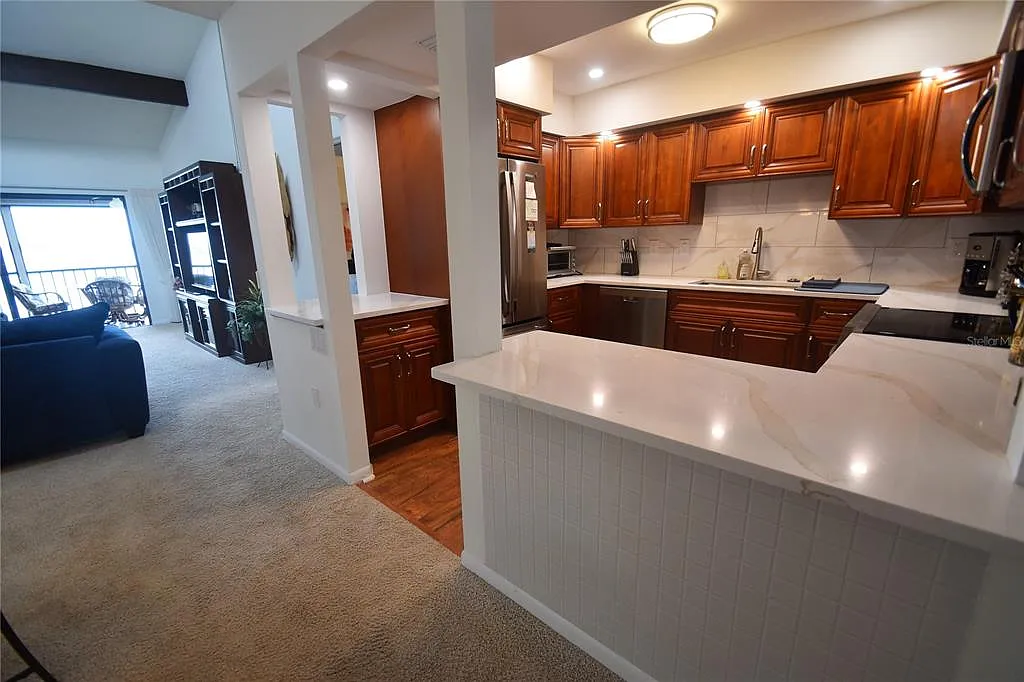 3 bed, 2.0 bath, 1320 sqft, $2,250 — Photo 4