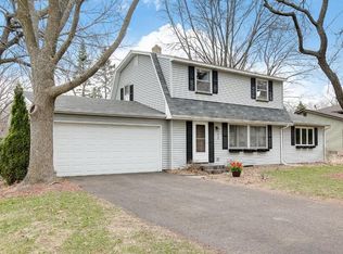 2725 Riviera Dr N, White Bear Lake, MN 55110