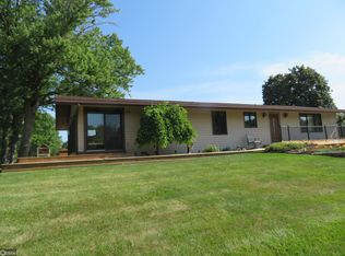 717 Willow Dr, Clarion, IA 50525