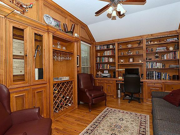 3rd image of 1506 Orchard Park Dr