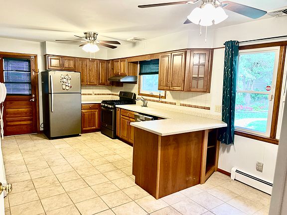 5th image of 34 Quarry Dr #1