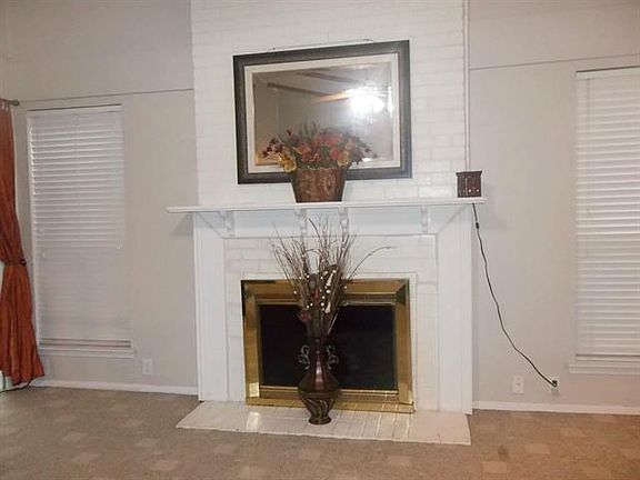 4th image of 2821 Arcadia Ln
