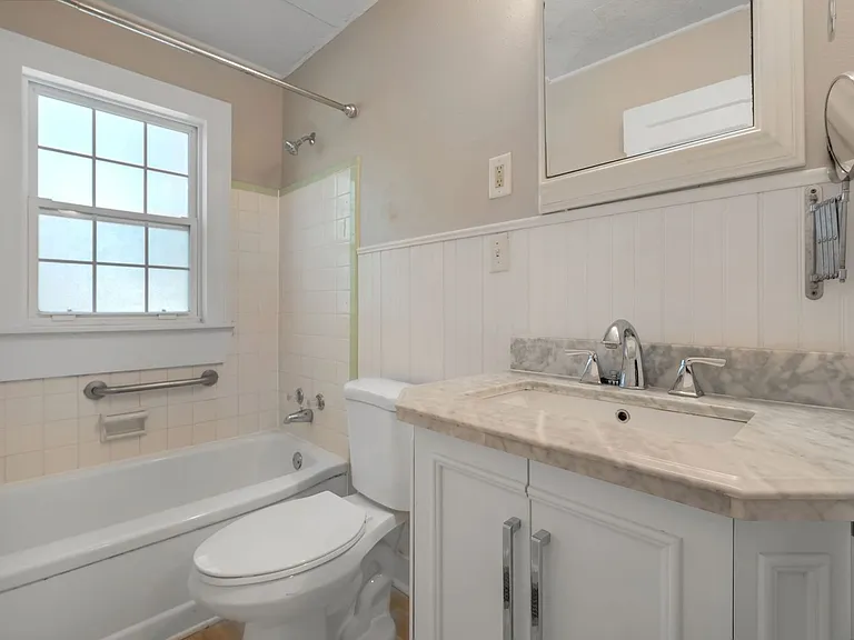 810 N Duval St #A — Photo 17