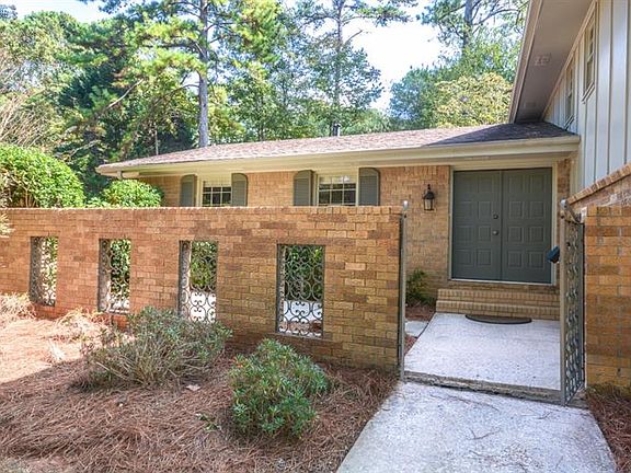 3rd image of 2689 Gleneagles Dr