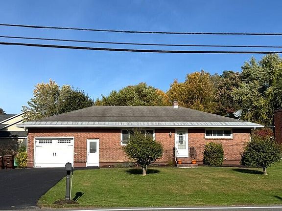 3rd image of 442 Russell Road