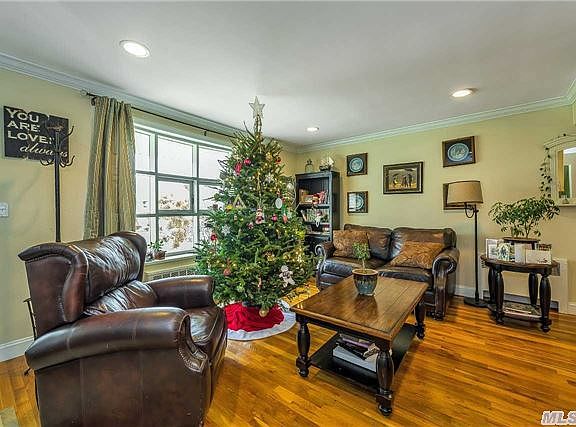 2nd image of 2338 Woodland Ave