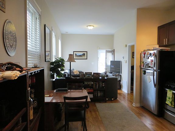 4th image of 1431 W Belmont Ave APT 1R