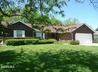 649 N Star Dr, Lena, IL 61048