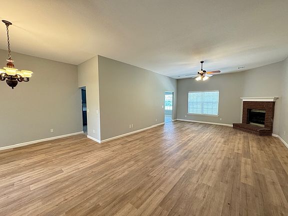 2nd image of 1109 N Wren Dr