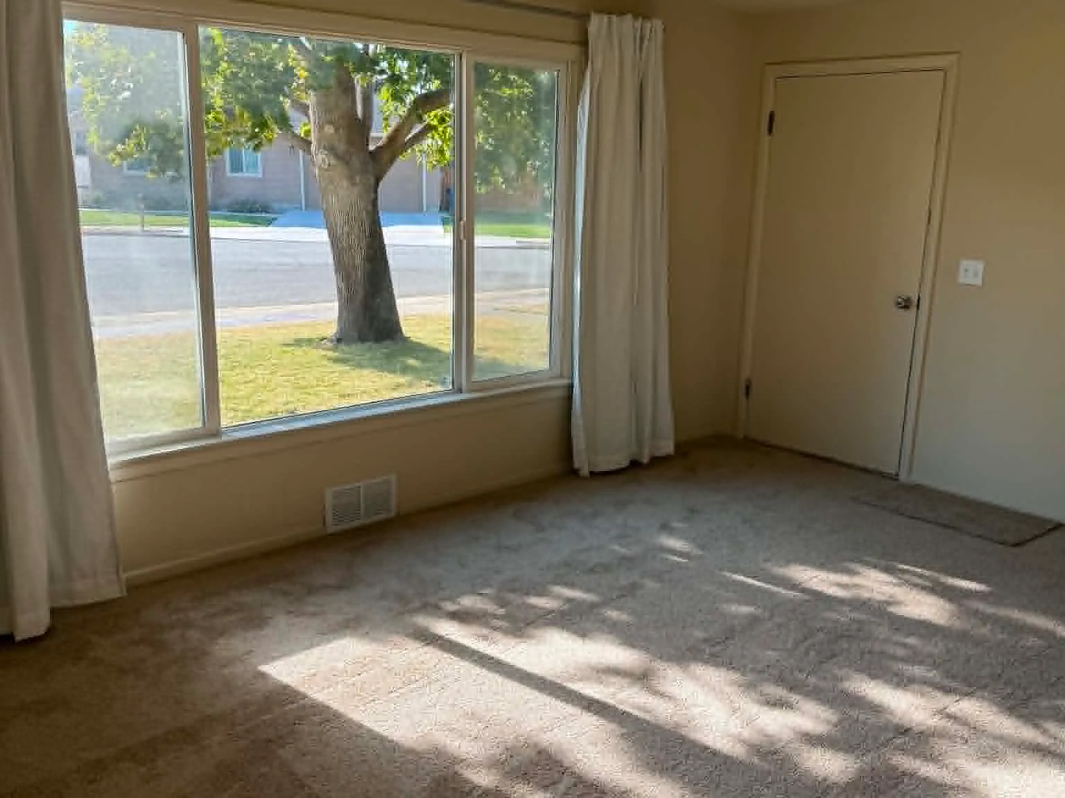 2 bed, 850 sqft, $1,700 — Photo 4