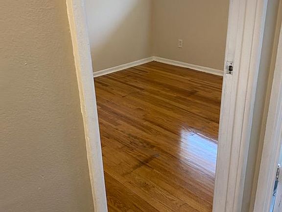 5th image of 3349 Brierhall Dr #3