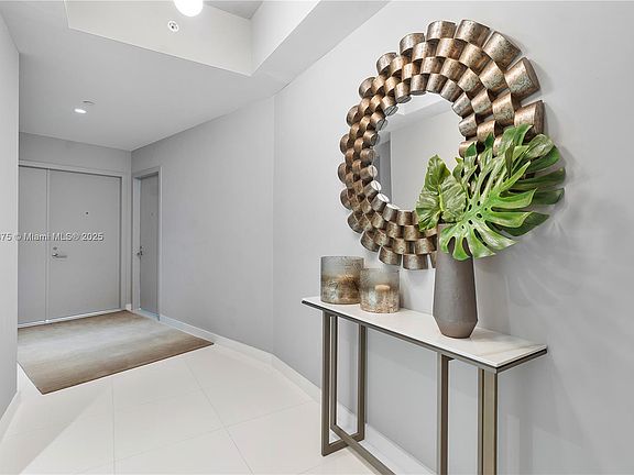 5th image of 851 NE 1st Ave #4901