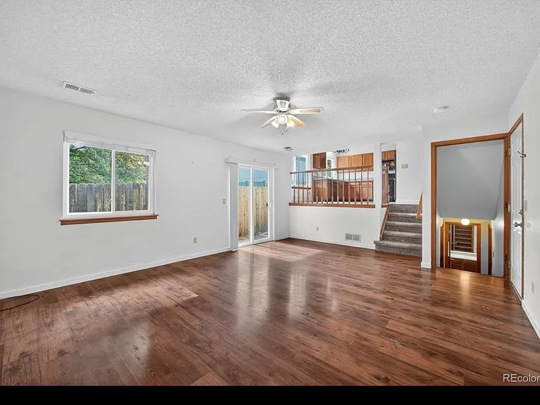 250 Cypress Ln — Photo 18