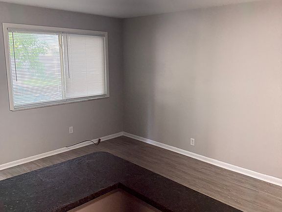 3rd image of 900 S Washington Ave #B