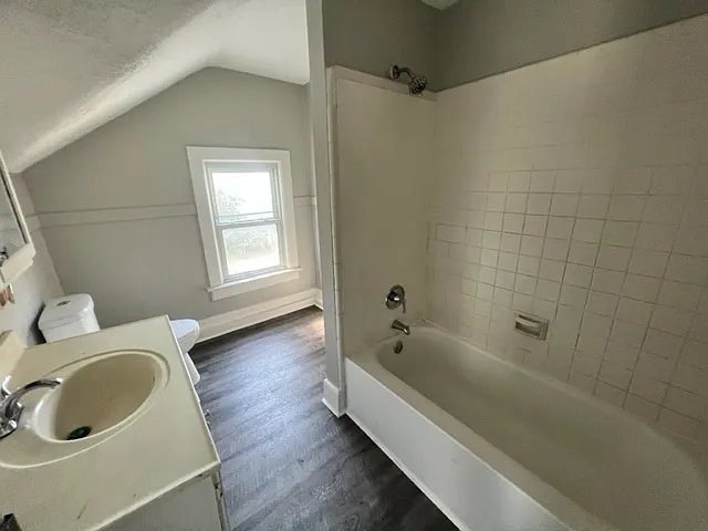 1118 Van Buren St — Photo 7