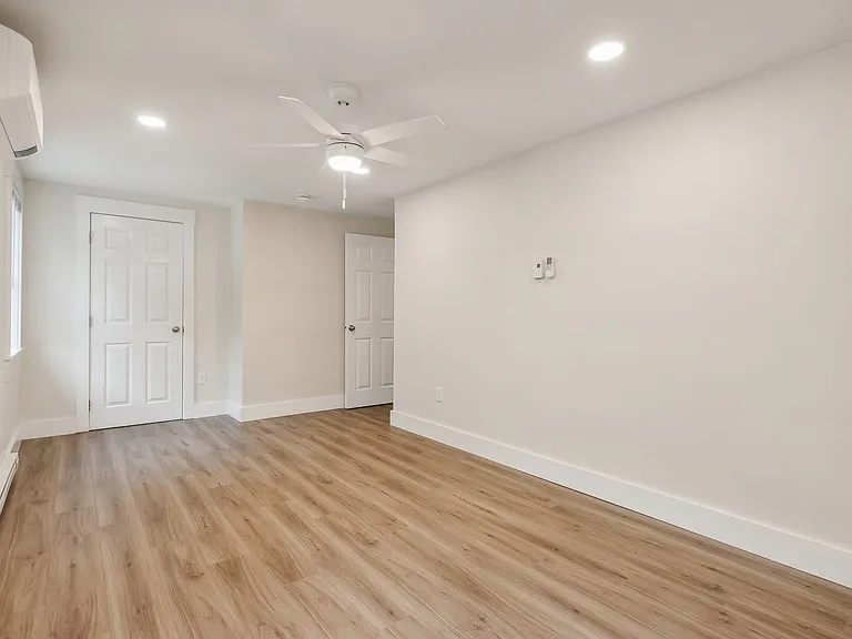 1393 Portland Rd #B — Photo 5